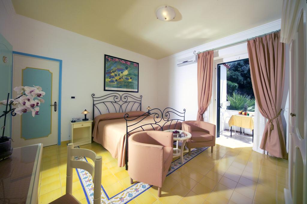 Hotel Villa Bianca Forio di Ischia Pokoj fotografie